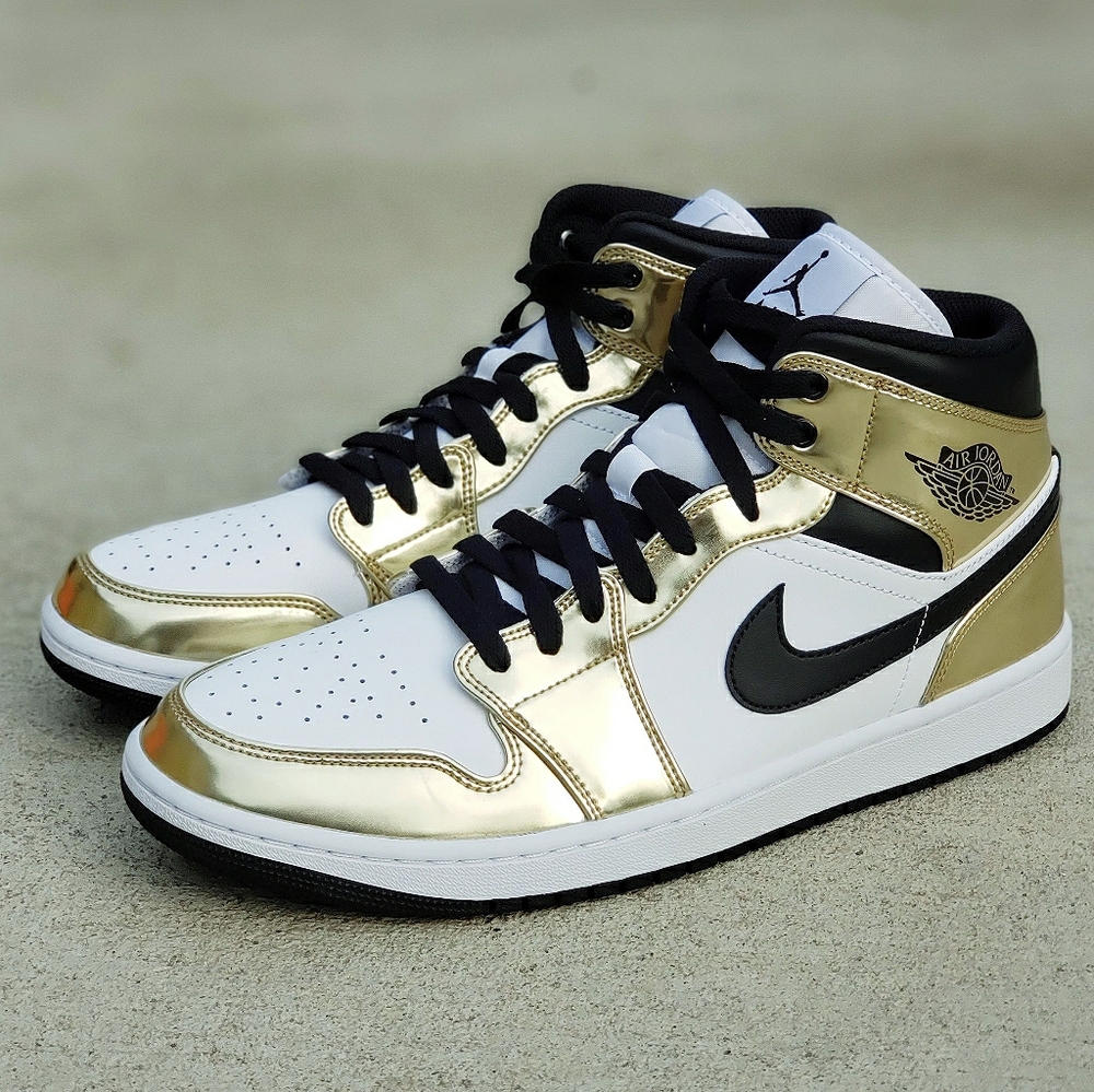 Air Jordan 1 Mid OG Metallic Gold Men's Size 9 New - Picture 1 of 11